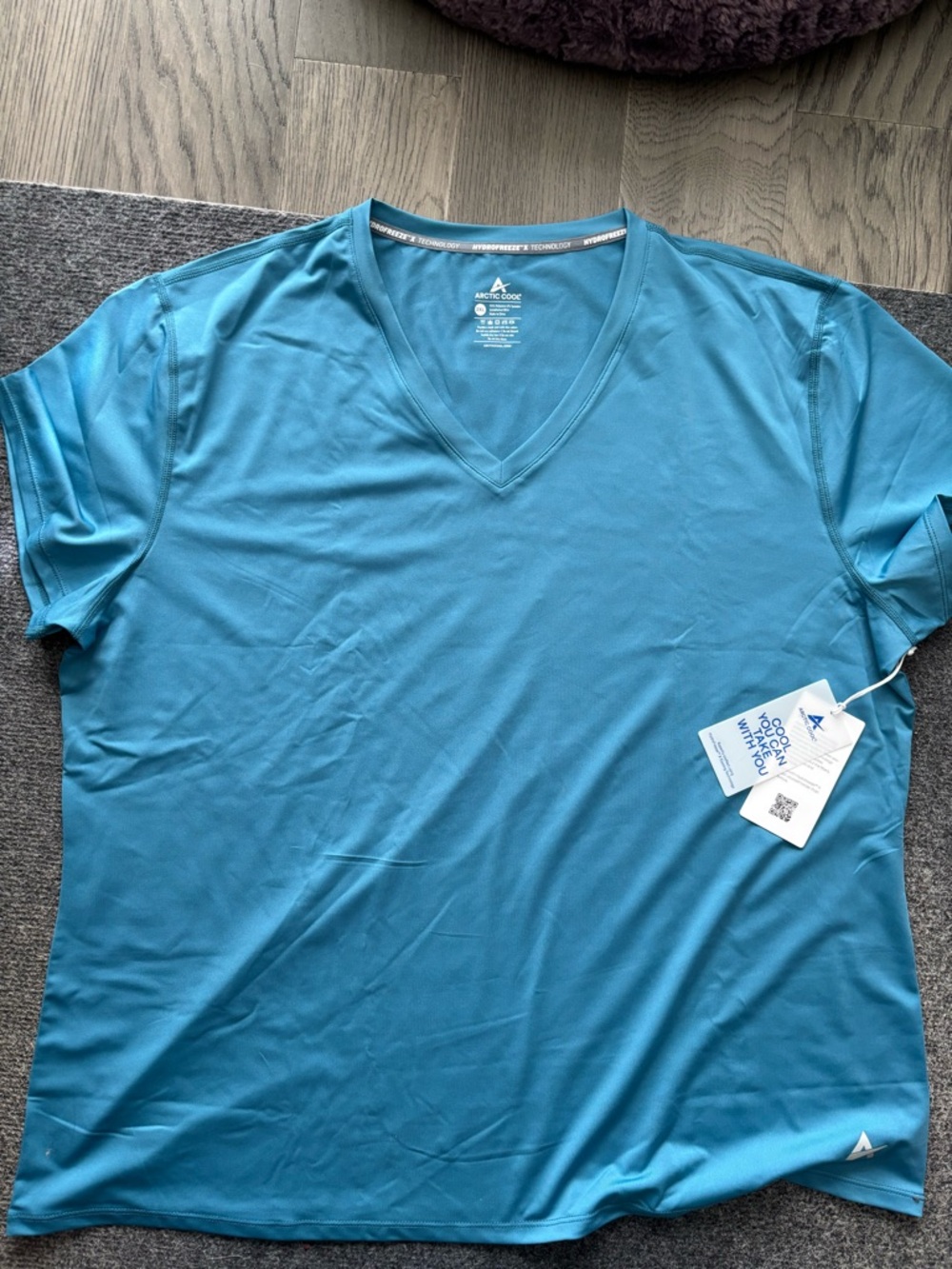 Arctic cool Women’s Short Sleeve V-Neck Tee in Teal Blue
